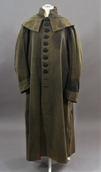 Herrenmantel mit Schulterkragen