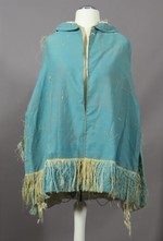 Mantille mit Zierkapuze