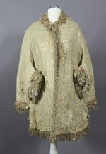 Dolman oder Ballmantel