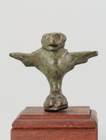 Raubtierklaue mit Löwengreif